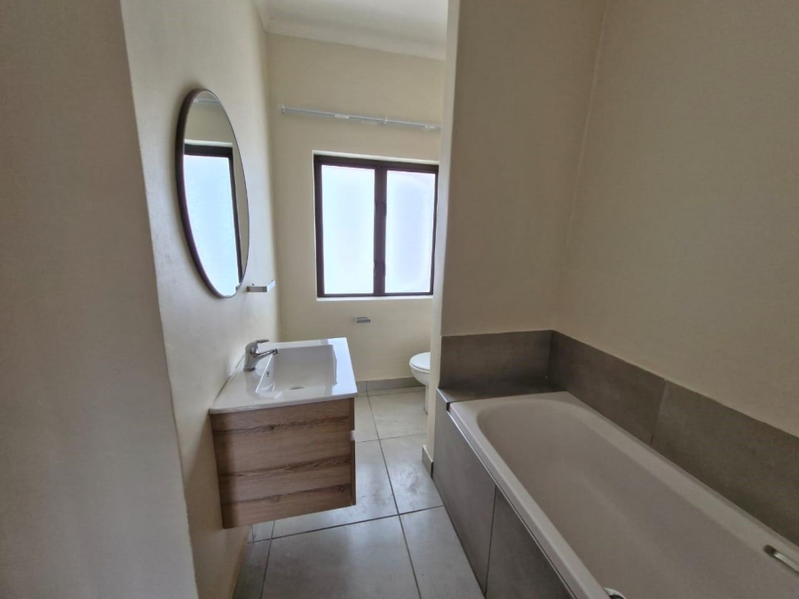 To Let 3 Bedroom Property for Rent in Meerhof North West